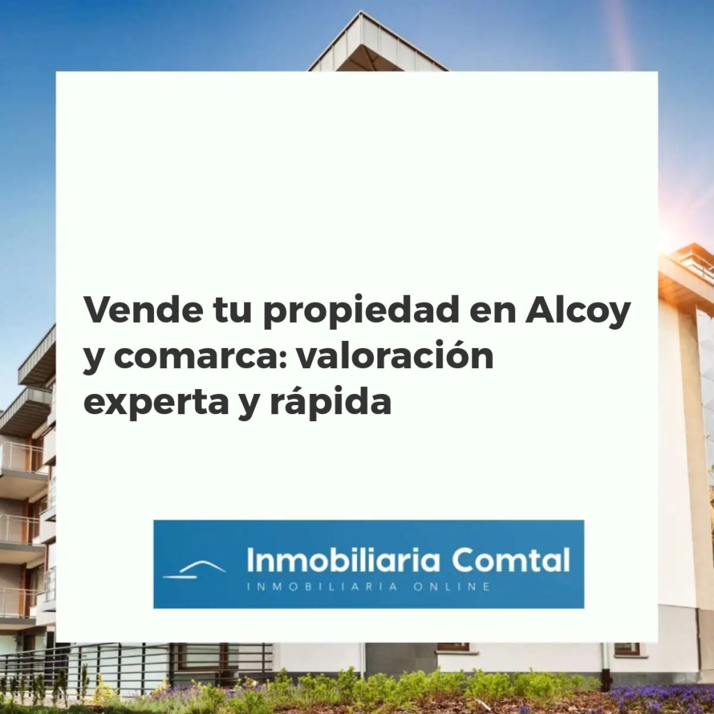 Agente inmobiliario explica valoración de propiedad a cliente en Alcoy, destacando rapidez y experiencia en la comarca.